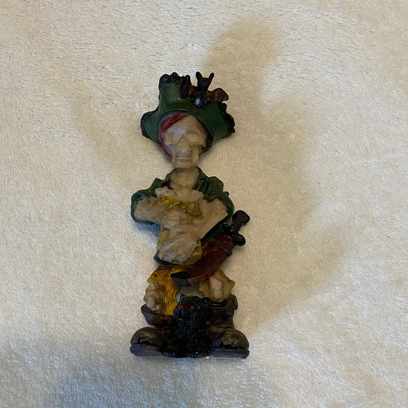 Pirate Skeleton Figure - Picture 2 of 11